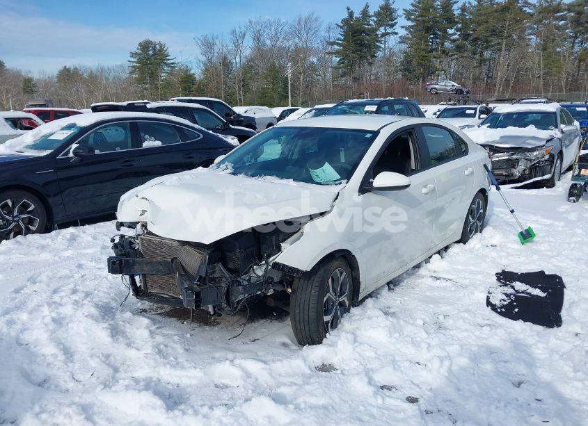 Photo 2 of 2021 Kia Forte LXS (VIN 3KPF24AD9ME292385)