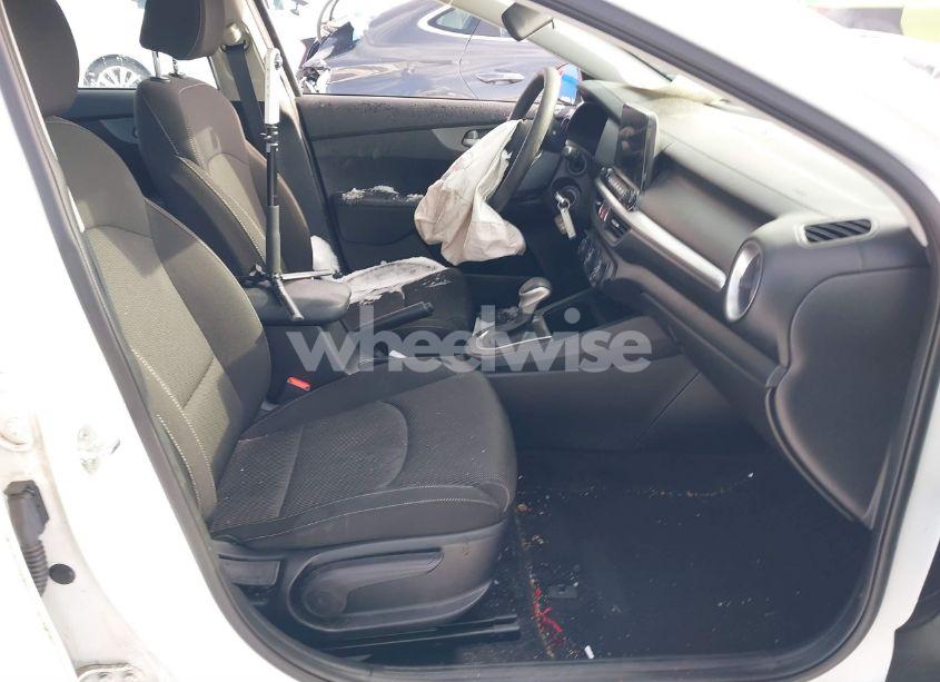 Photo 5 of 2021 Kia Forte LXS (VIN 3KPF24AD9ME292385)