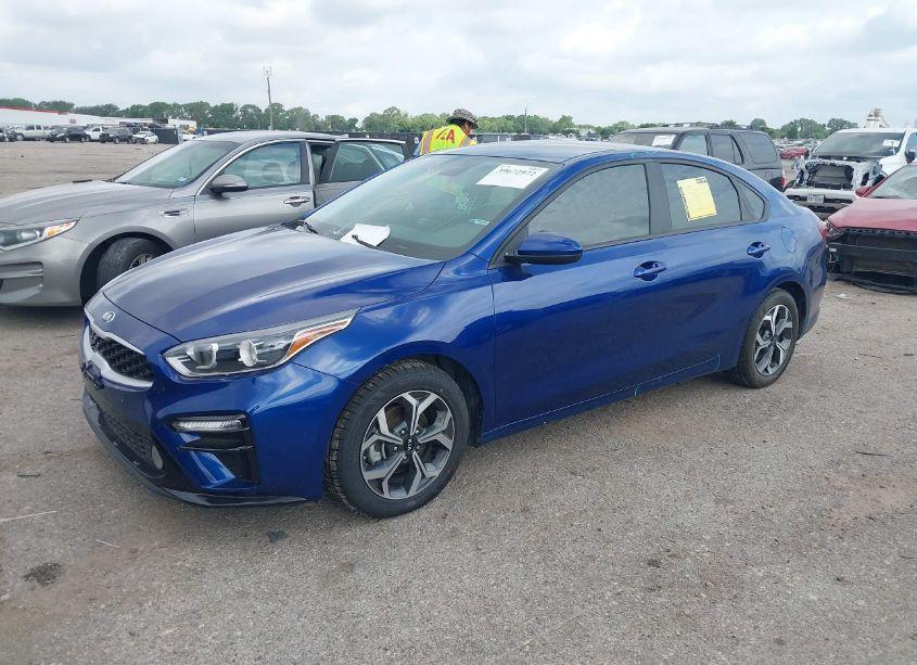 Photo 2 of 2021 Kia Forte LXS (VIN 3KPF24AD9ME295366)