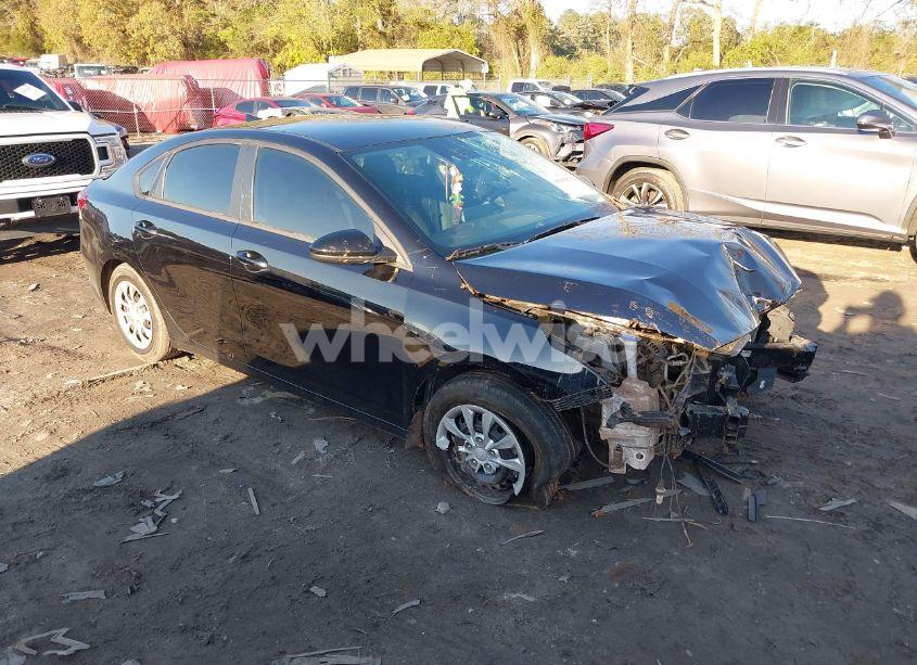 2021 Kia Forte FE (VIN 3KPF24AD9ME299384) main photo