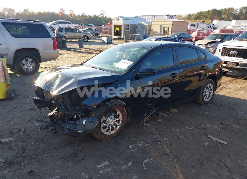 Photo 2 of 2021 Kia Forte FE (VIN 3KPF24AD9ME299384)