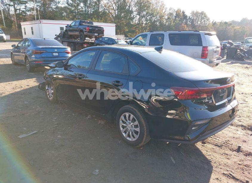 Photo 3 of 2021 Kia Forte FE (VIN 3KPF24AD9ME299384)