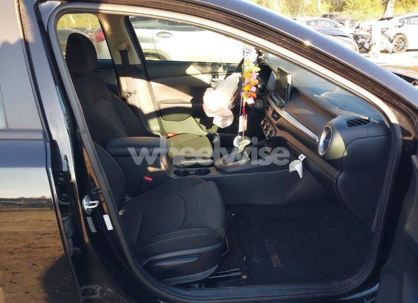 Photo 5 of 2021 Kia Forte FE (VIN 3KPF24AD9ME299384)