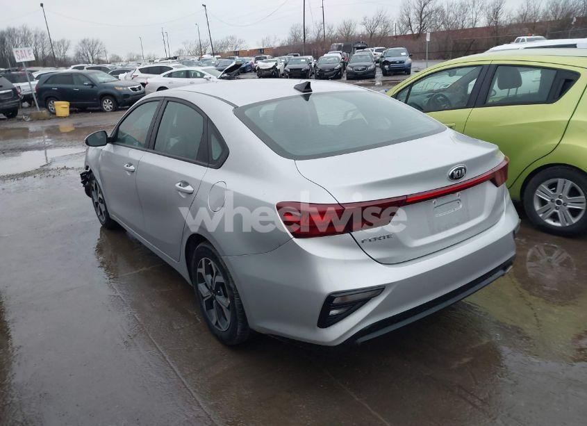 Photo 3 of 2021 Kia Forte LXS (VIN 3KPF24AD9ME300758)