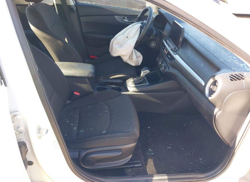 Photo 5 of 2021 Kia Forte LXS (VIN 3KPF24AD9ME311548)