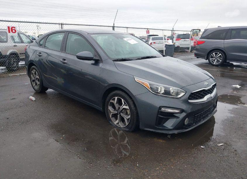 2021 Kia Forte LXS (VIN 3KPF24AD9ME311646) main photo