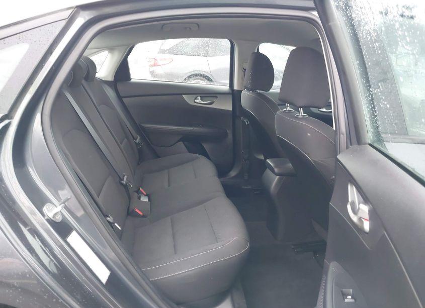 Photo 8 of 2021 Kia Forte LXS (VIN 3KPF24AD9ME311646)