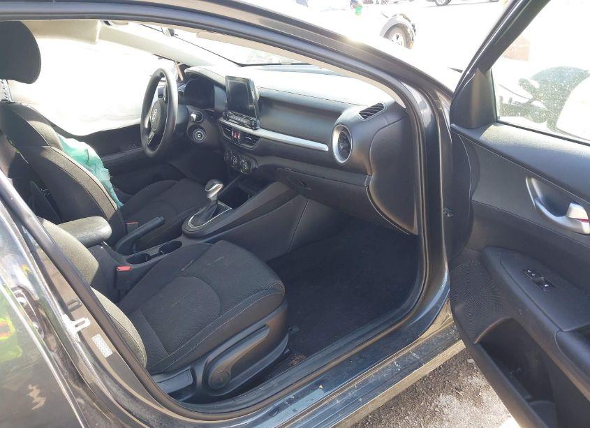 Photo 5 of 2021 Kia Forte LXS (VIN 3KPF24AD9ME314613)