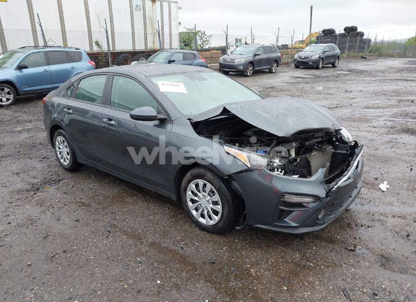 2021 Kia Forte FE (VIN 3KPF24AD9ME325126) main photo