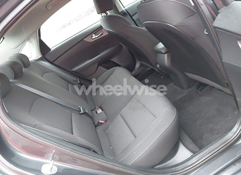 Photo 8 of 2021 Kia Forte FE (VIN 3KPF24AD9ME325126)