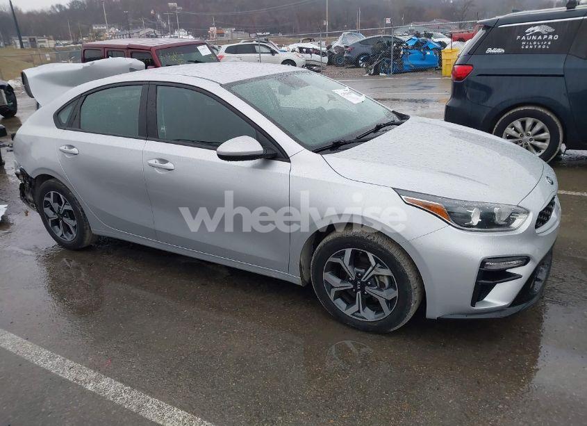 2021 Kia Forte LXS (VIN 3KPF24AD9ME327281) main photo