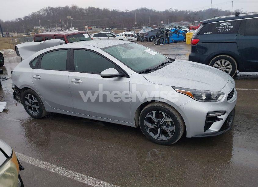 Photo 13 of 2021 Kia Forte LXS (VIN 3KPF24AD9ME327281)