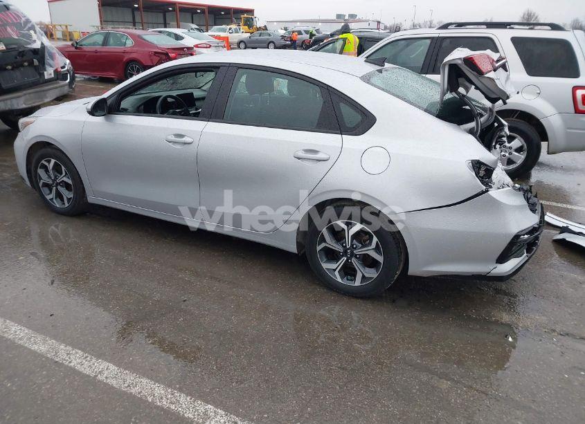 Photo 3 of 2021 Kia Forte LXS (VIN 3KPF24AD9ME327281)