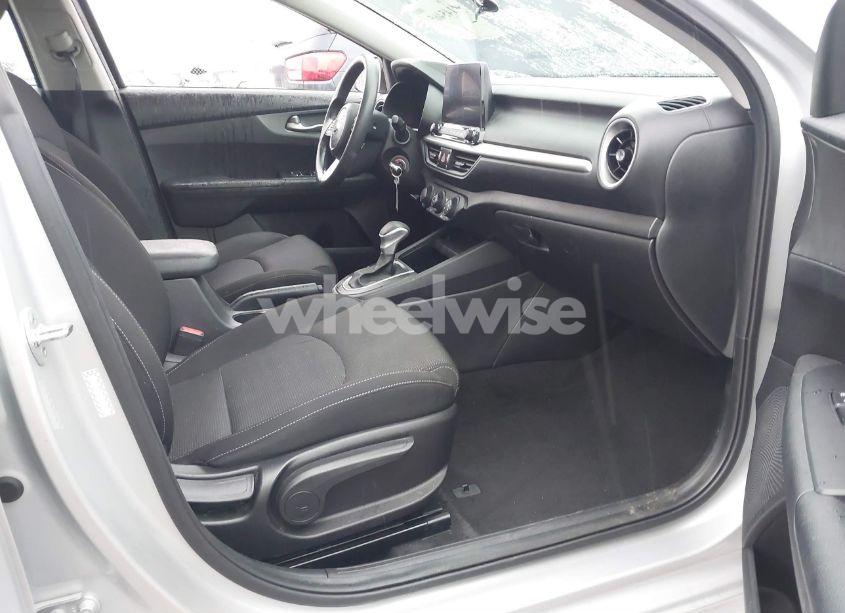 Photo 5 of 2021 Kia Forte LXS (VIN 3KPF24AD9ME327281)