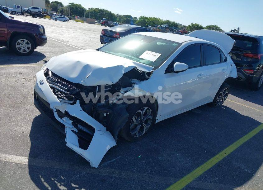 Photo 2 of 2021 Kia Forte LXS (VIN 3KPF24AD9ME355243)