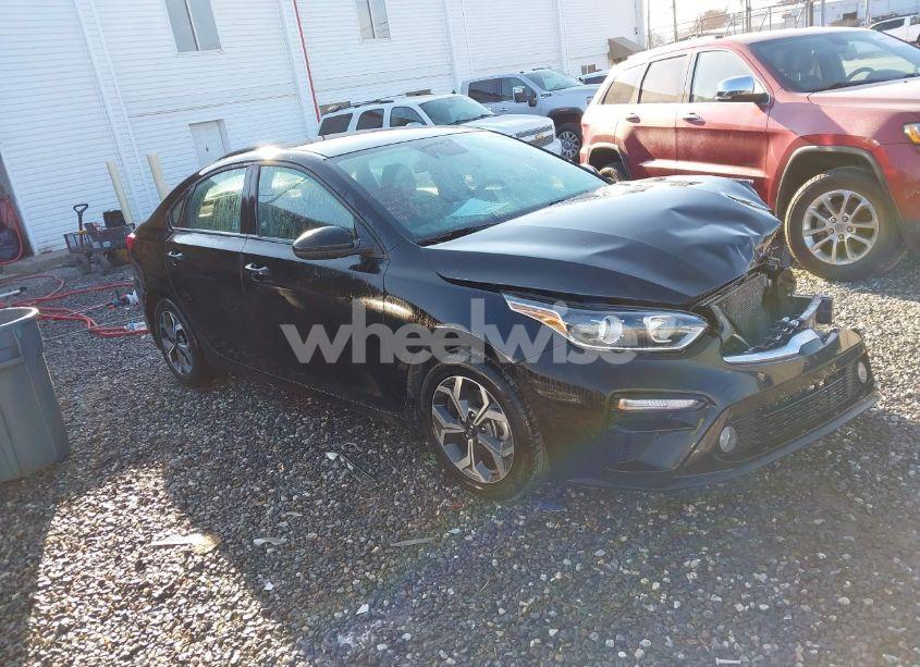 2021 Kia Forte LXS (VIN 3KPF24AD9ME358773) main photo