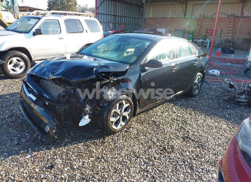 Photo 2 of 2021 Kia Forte LXS (VIN 3KPF24AD9ME358773)