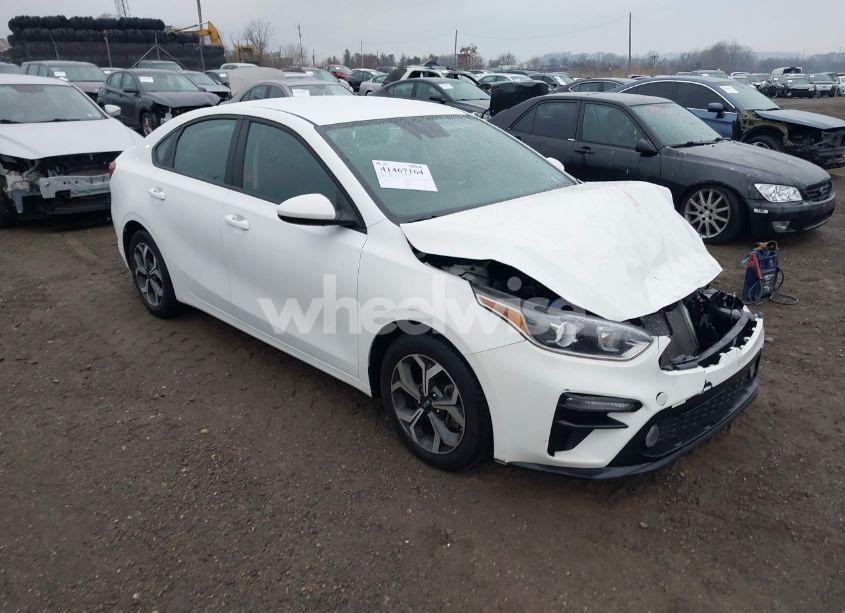 2021 Kia Forte LXS (VIN 3KPF24AD9ME375069) main photo