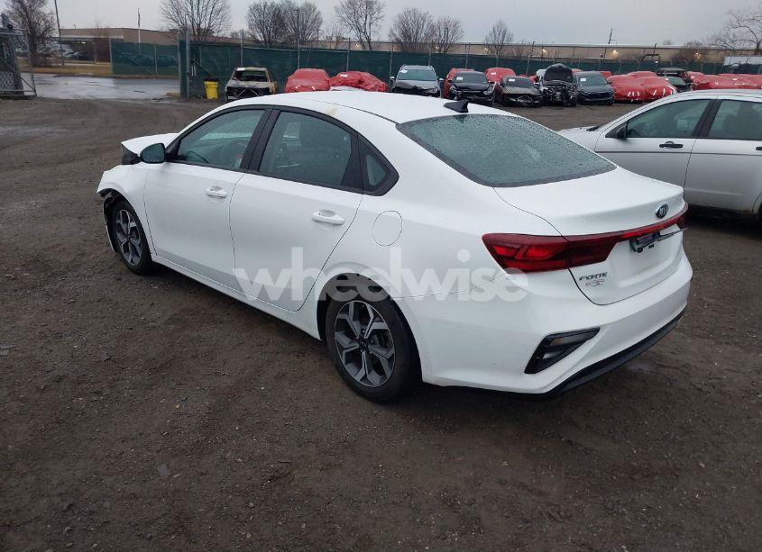 Photo 3 of 2021 Kia Forte LXS (VIN 3KPF24AD9ME375069)