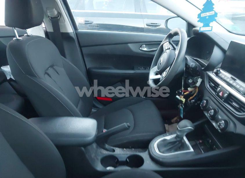Photo 5 of 2021 Kia Forte LXS (VIN 3KPF24AD9ME376092)
