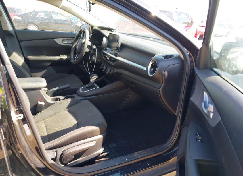 Photo 5 of 2022 Kia Forte LXS (VIN 3KPF24AD9NE425325)