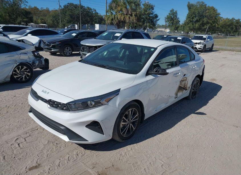 Photo 2 of 2022 Kia Forte LXS (VIN 3KPF24AD9NE430654)