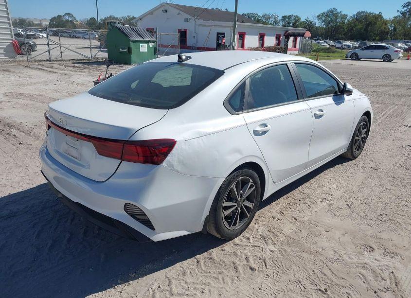 Photo 4 of 2022 Kia Forte LXS (VIN 3KPF24AD9NE430654)