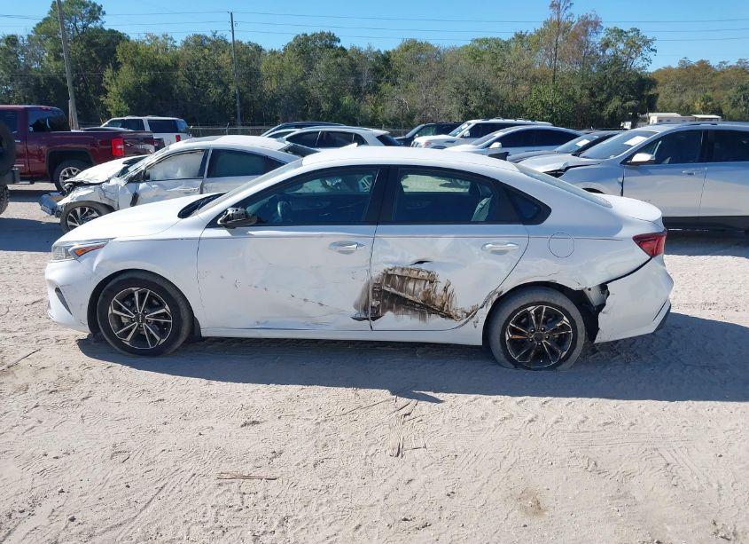 Photo 6 of 2022 Kia Forte LXS (VIN 3KPF24AD9NE430654)