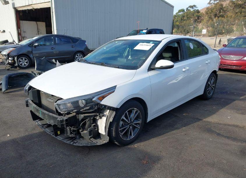 Photo 2 of 2022 Kia Forte LXS (VIN 3KPF24AD9NE433540)