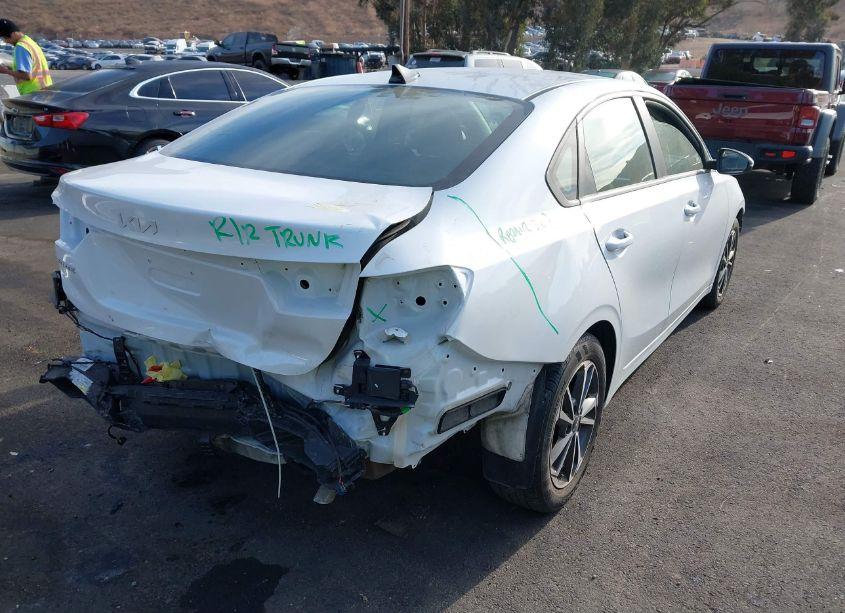 Photo 4 of 2022 Kia Forte LXS (VIN 3KPF24AD9NE433540)