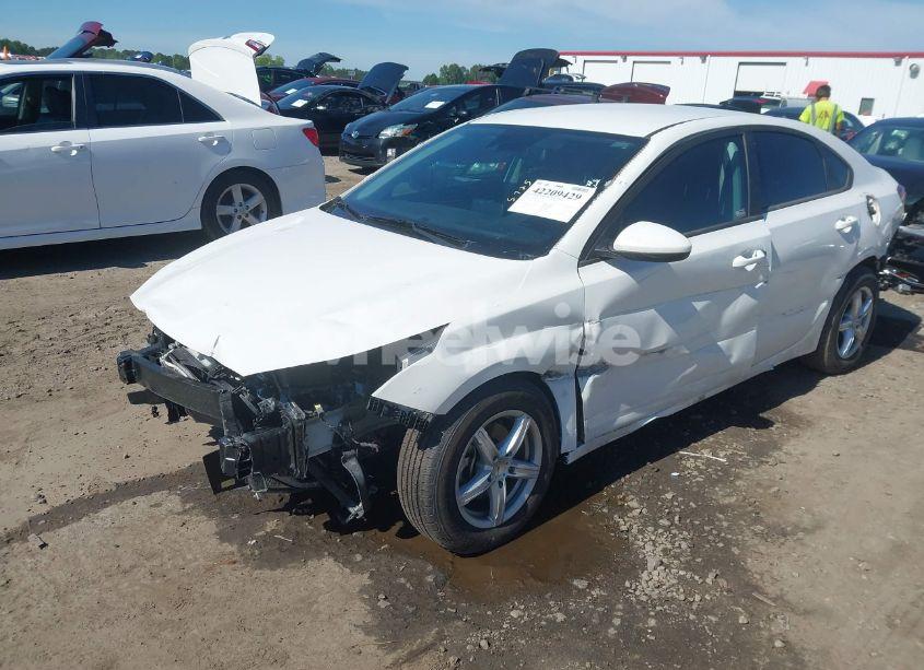 Photo 2 of 2022 Kia Forte FE (VIN 3KPF24AD9NE447972)