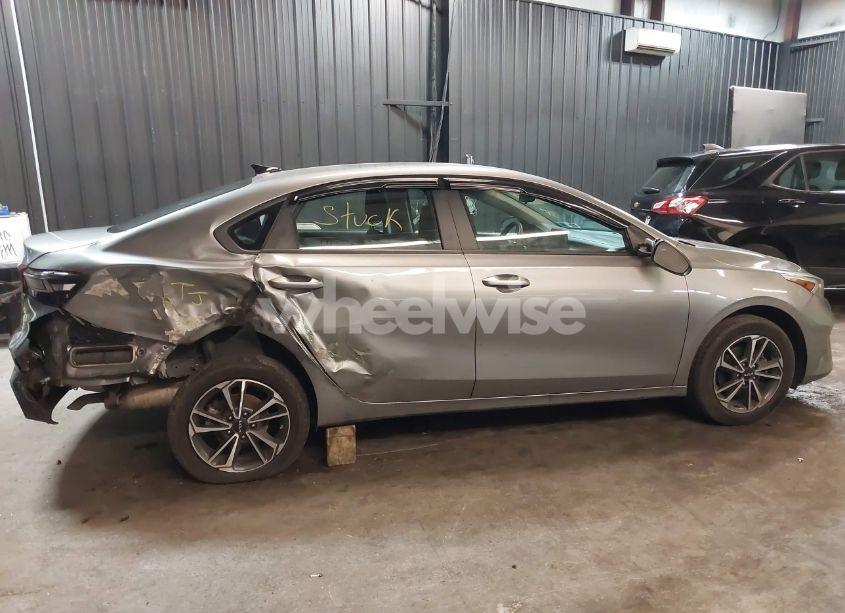 Photo 13 of 2022 Kia Forte LXS (VIN 3KPF24AD9NE457692)