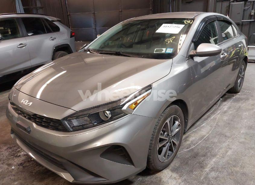 Photo 2 of 2022 Kia Forte LXS (VIN 3KPF24AD9NE457692)