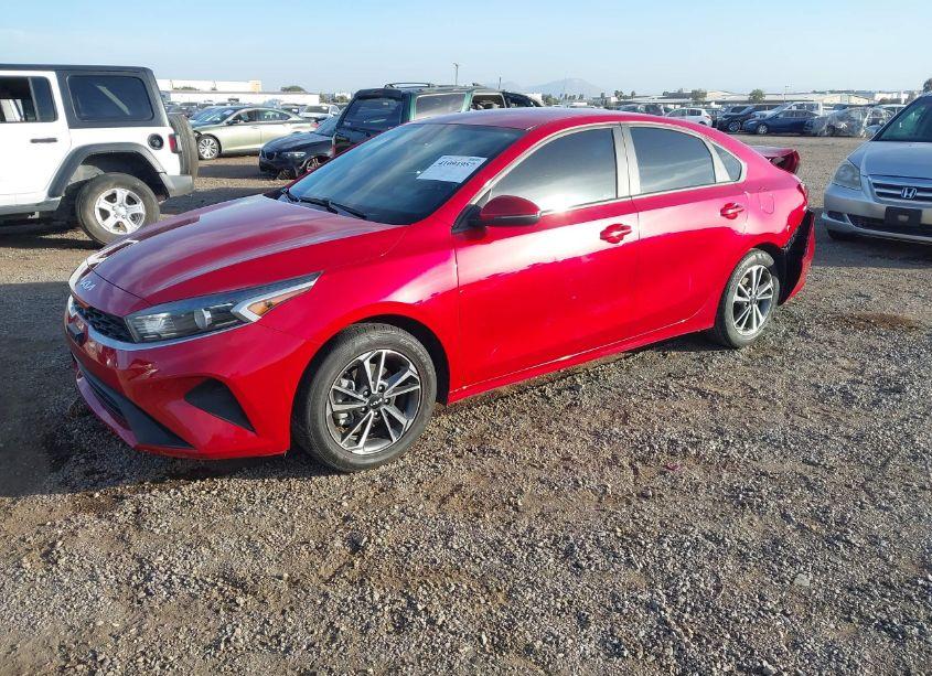 Photo 2 of 2022 Kia Forte LXS (VIN 3KPF24AD9NE475903)