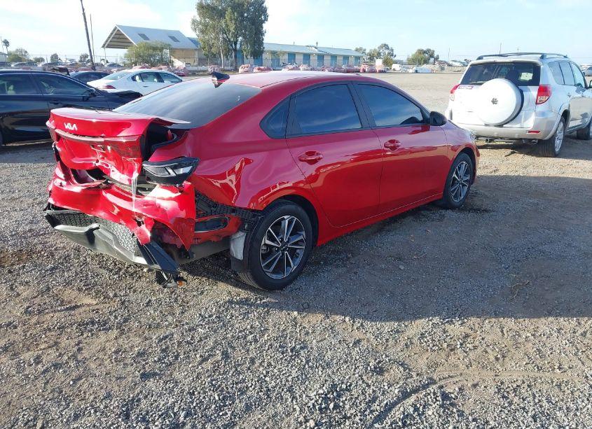 Photo 4 of 2022 Kia Forte LXS (VIN 3KPF24AD9NE475903)