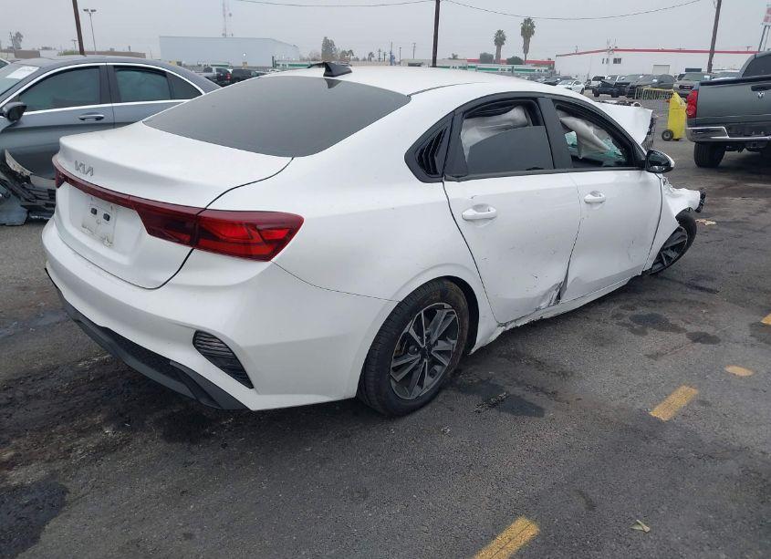 Photo 4 of 2022 Kia Forte LXS (VIN 3KPF24AD9NE485976)