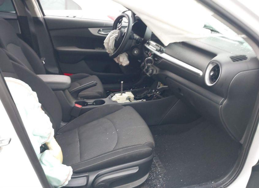 Photo 5 of 2022 Kia Forte LXS (VIN 3KPF24AD9NE485976)