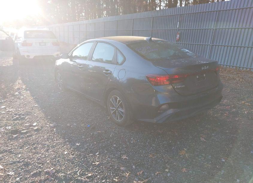 Photo 3 of 2022 Kia Forte LXS (VIN 3KPF24AD9NE496265)