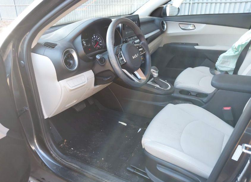 Photo 5 of 2022 Kia Forte LXS (VIN 3KPF24AD9NE496265)