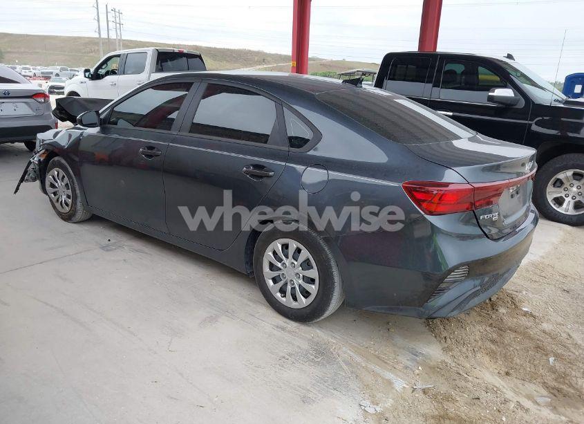 Photo 3 of 2023 Kia Forte LX (VIN 3KPF24AD9PE551803)