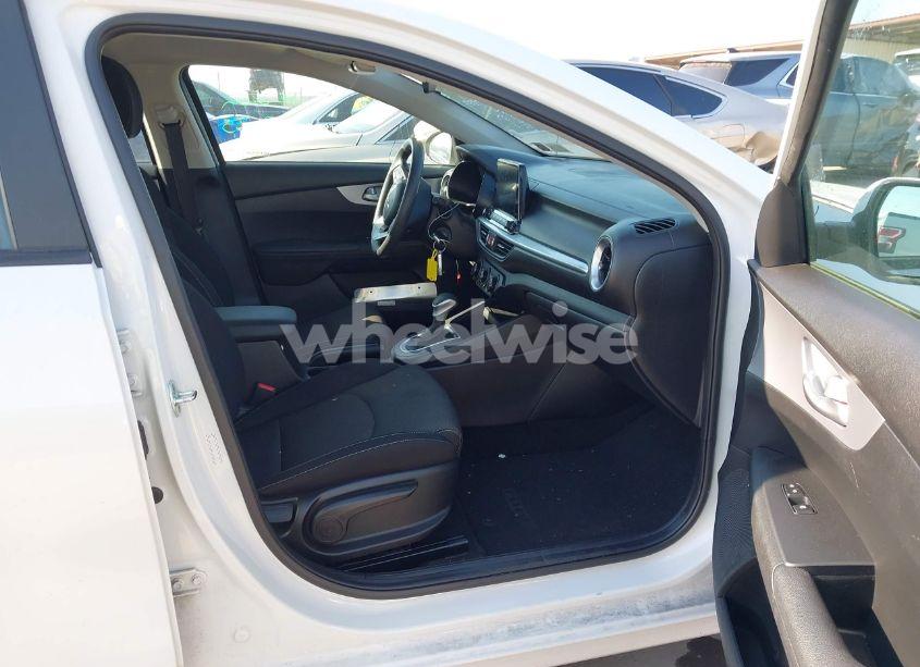 Photo 5 of 2023 Kia Forte LXS (VIN 3KPF24AD9PE559996)