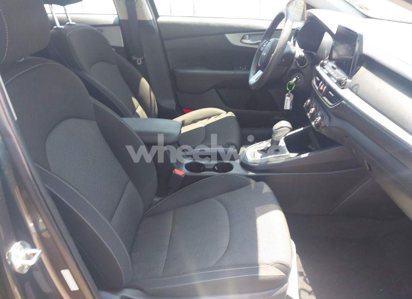 Photo 5 of 2023 Kia Forte LXS (VIN 3KPF24AD9PE578855)