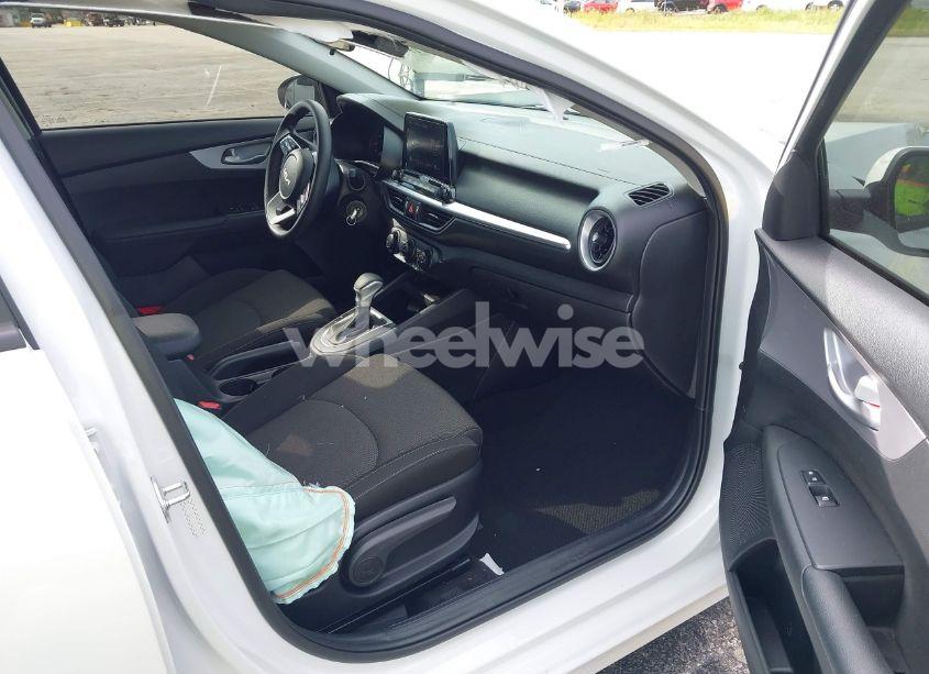 Photo 5 of 2023 Kia Forte LXS (VIN 3KPF24AD9PE588558)