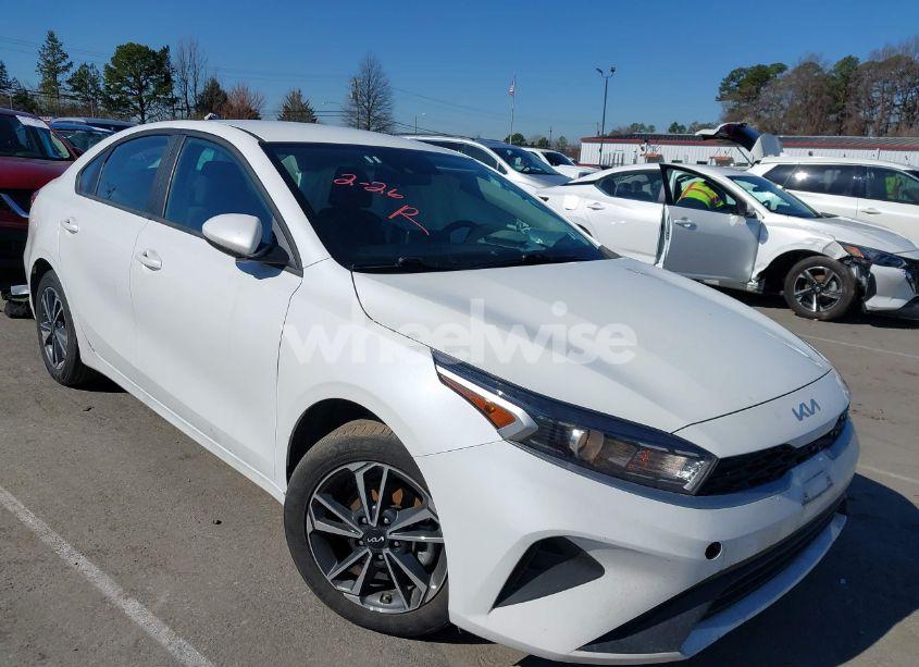 2023 Kia Forte LXS (VIN 3KPF24AD9PE593131) main photo