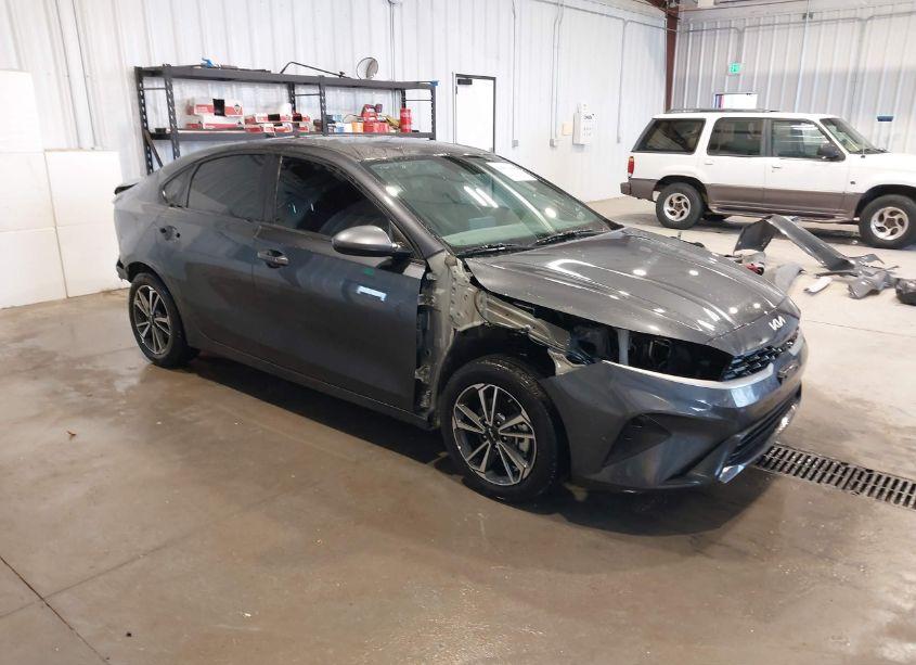 2023 Kia Forte LXS (VIN 3KPF24AD9PE604371) main photo