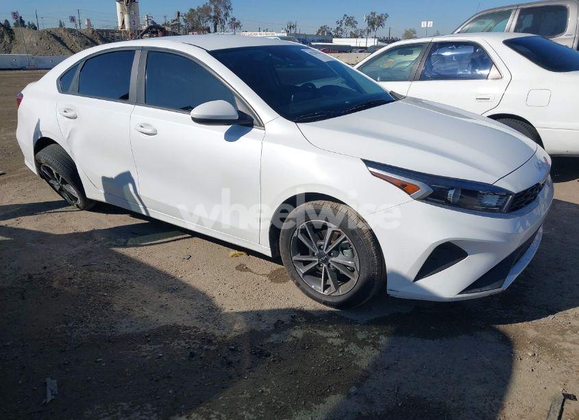 2023 Kia Forte LXS (VIN 3KPF24AD9PE605634) main photo