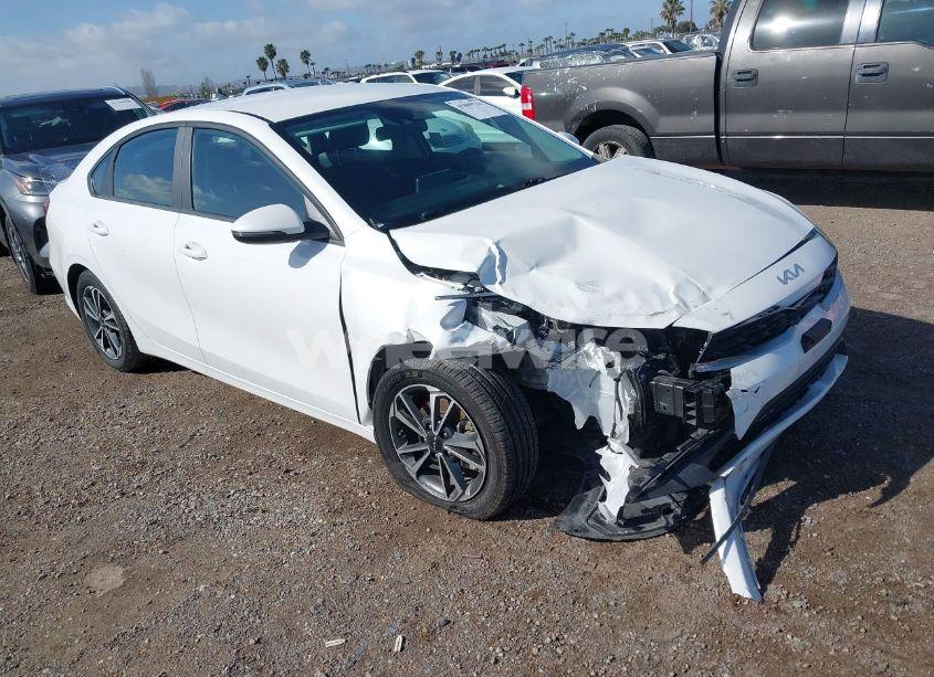 2023 Kia Forte LXS (VIN 3KPF24AD9PE618769) main photo