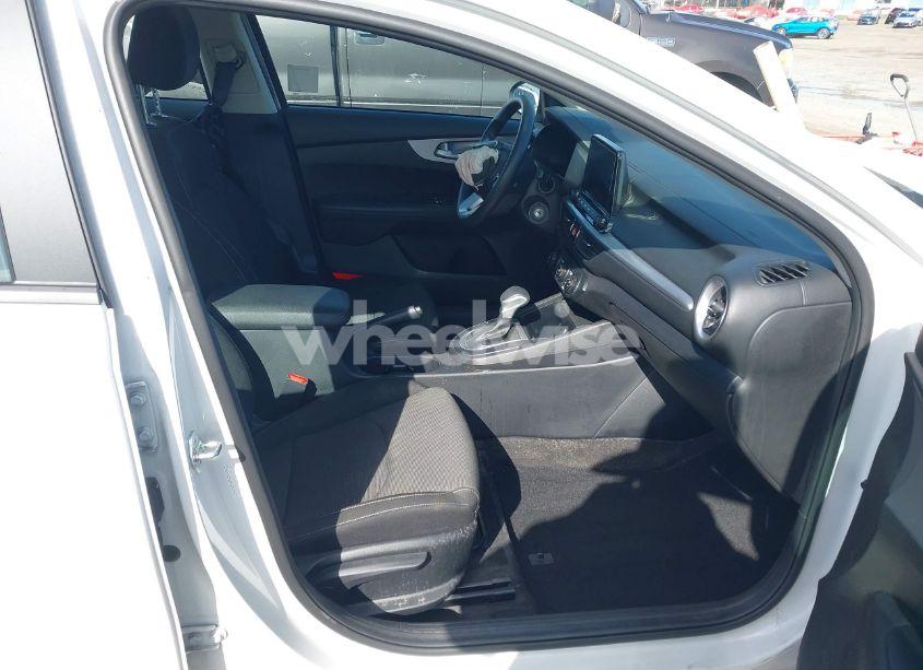 Photo 5 of 2023 Kia Forte LXS (VIN 3KPF24AD9PE618769)