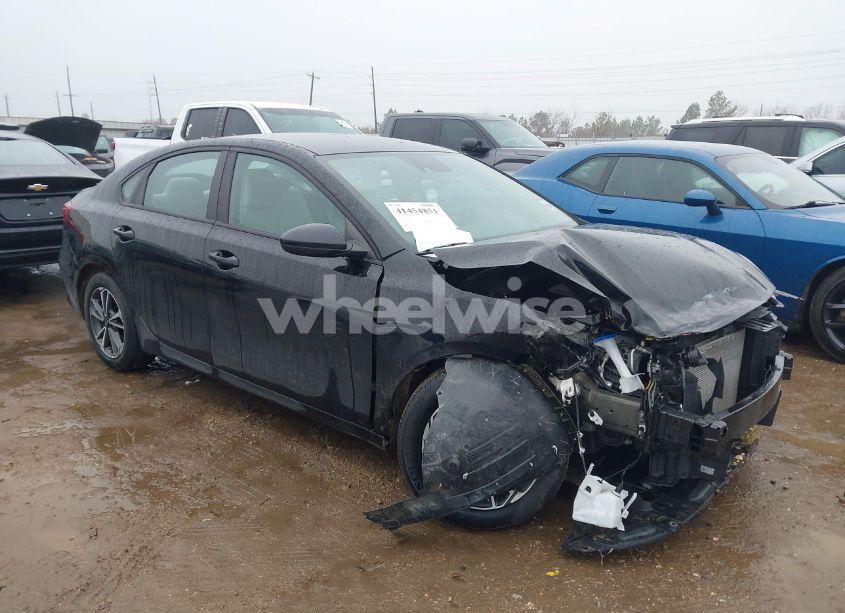 2023 Kia Forte LXS (VIN 3KPF24AD9PE628038) main photo