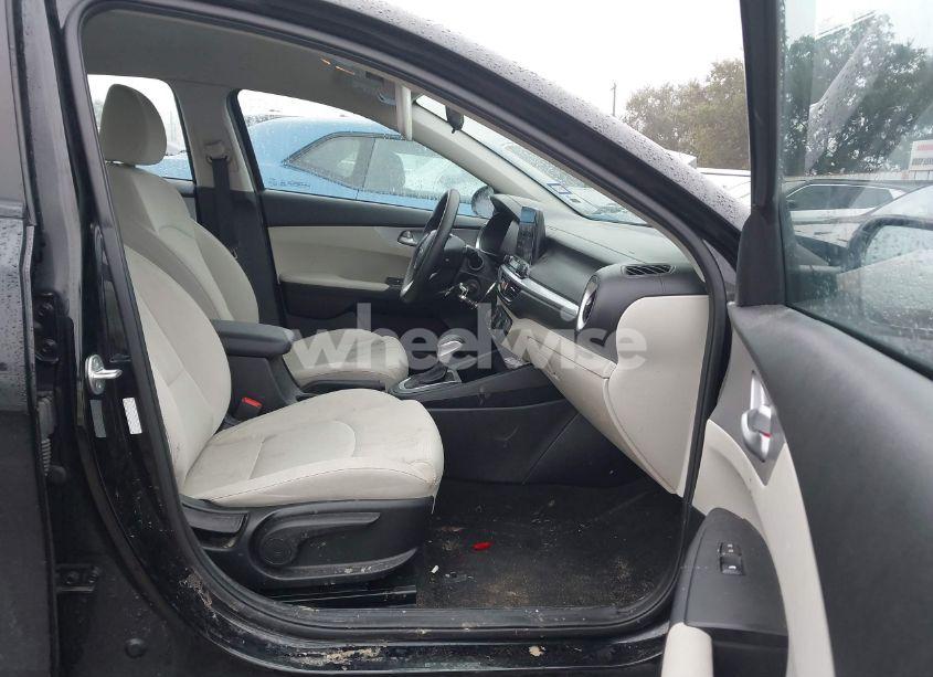 Photo 5 of 2023 Kia Forte LXS (VIN 3KPF24AD9PE628038)